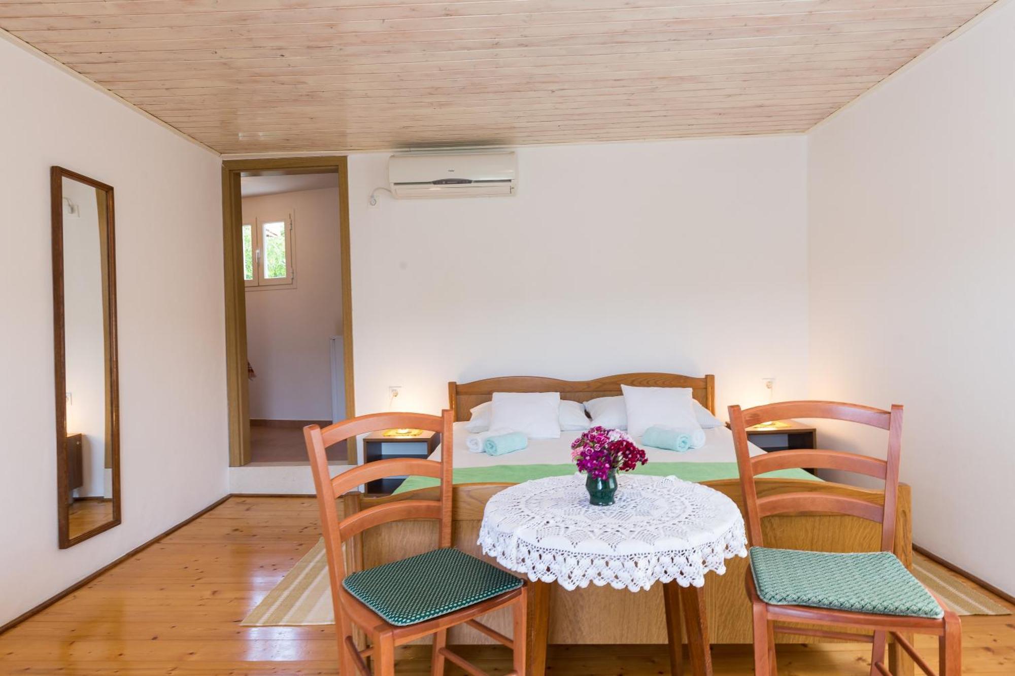 Apartments Miskovic Donje Celo エクステリア 写真